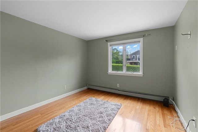 6 Varnum Avenue, Bristol, RI 02809