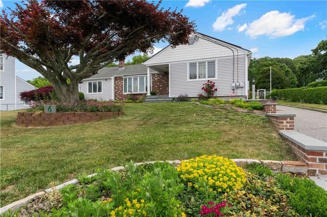 6 Varnum Avenue, Bristol, RI 02809