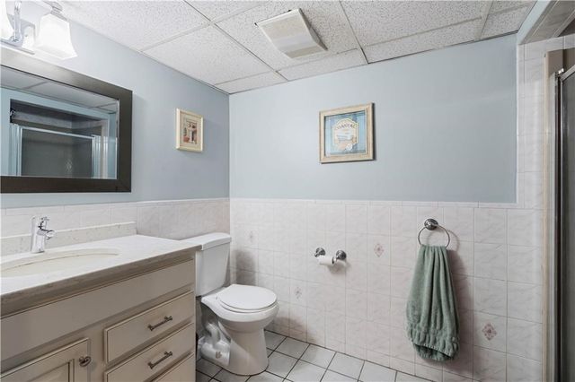 6 Varnum Avenue, Bristol, RI 02809