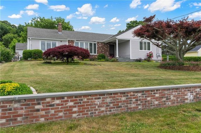 6 Varnum Avenue, Bristol, RI 02809