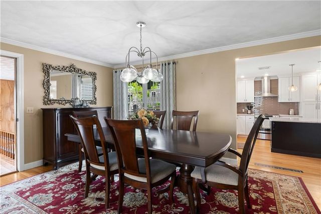 6 Varnum Avenue, Bristol, RI 02809