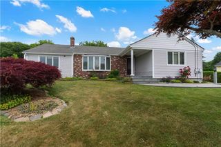 6 Varnum Avenue, Bristol, RI 02809