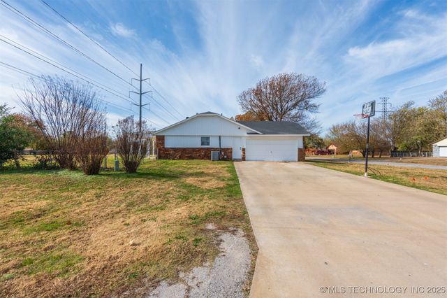 23810 E 103rd Place S, Broken Arrow, OK 74014
