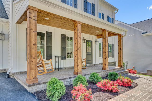 1015 Wilton Park DR, Roanoke, VA 24014