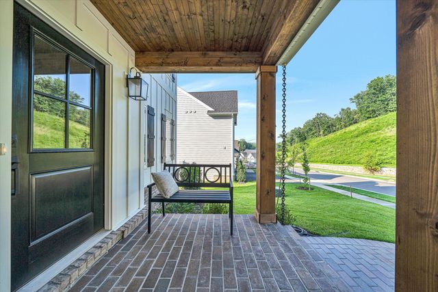 1015 Wilton Park DR, Roanoke, VA 24014