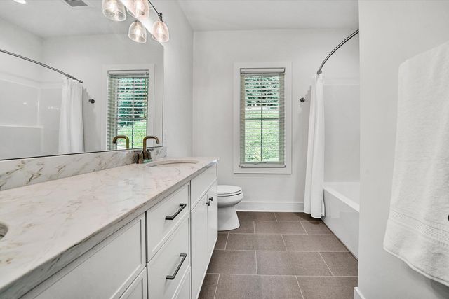 1015 Wilton Park DR, Roanoke, VA 24014