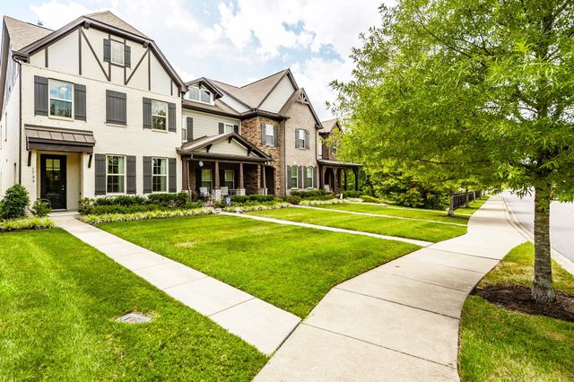 1733 Old Drakes Creek Rd, Hendersonville, TN 37075