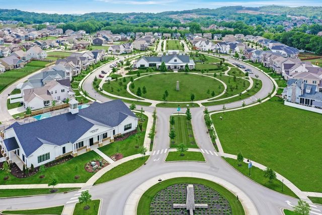 1733 Old Drakes Creek Rd, Hendersonville, TN 37075