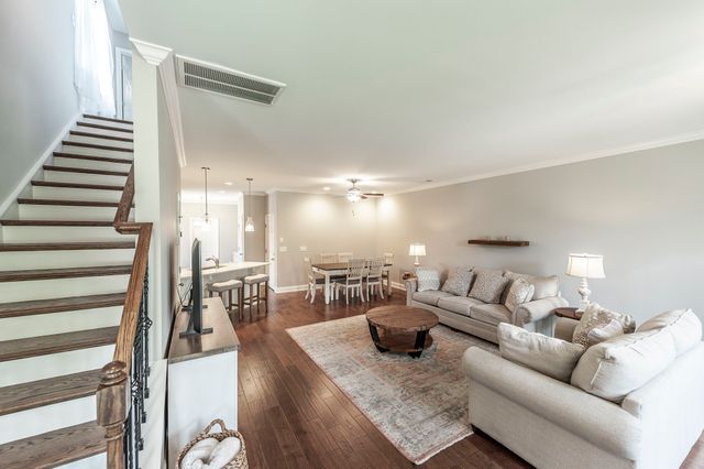 1733 Old Drakes Creek Rd, Hendersonville, TN 37075