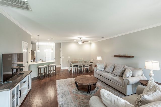 1733 Old Drakes Creek Rd, Hendersonville, TN 37075