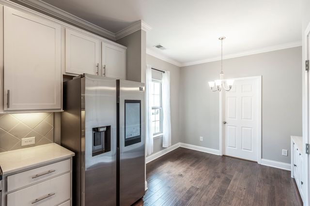 1733 Old Drakes Creek Rd, Hendersonville, TN 37075