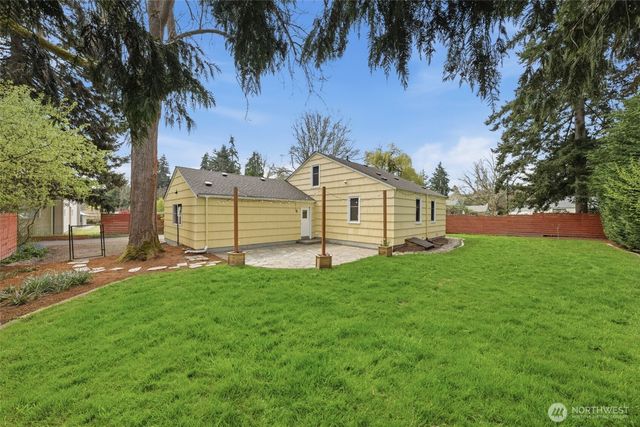 13323 20th Avenue NE, Seattle, WA 98125