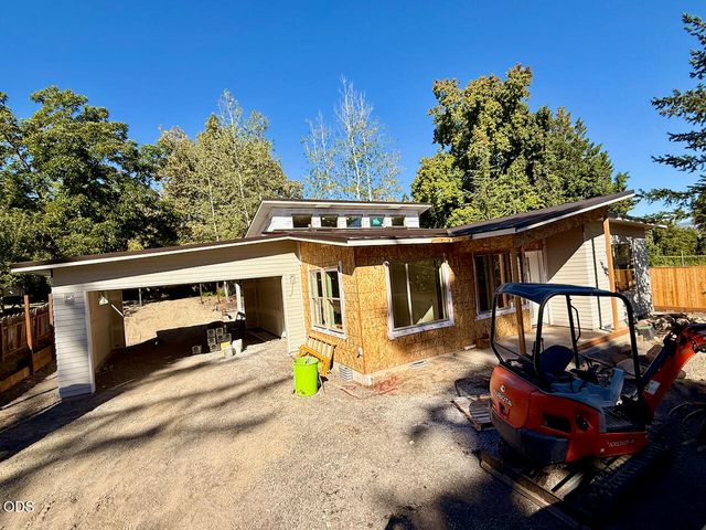 901 Hillview Drive, Ashland, OR 97520