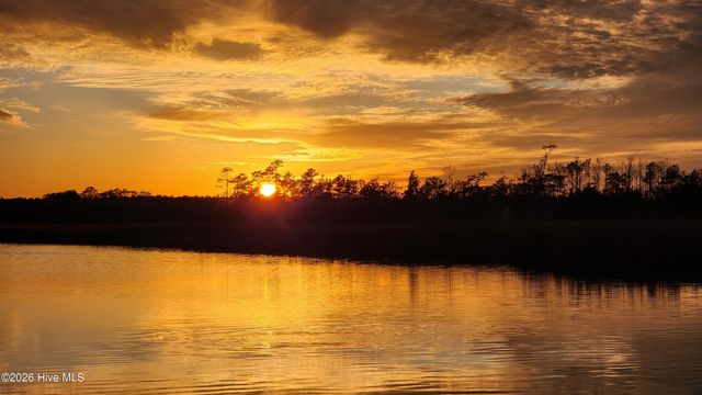 128 Madison Bay Drive, Beaufort, NC 28516