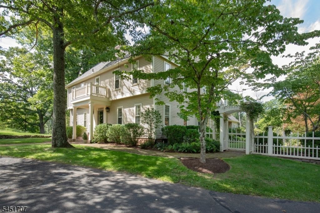 60 Potterstown Rd, Tewksbury Twp., NJ 08833 — exterior