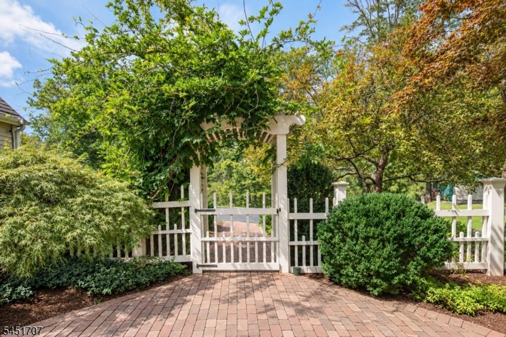 60 Potterstown Rd, Tewksbury Twp., NJ 08833 — photo 4