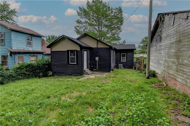 6120 Elmwood Avenue, Kansas City, MO 64130