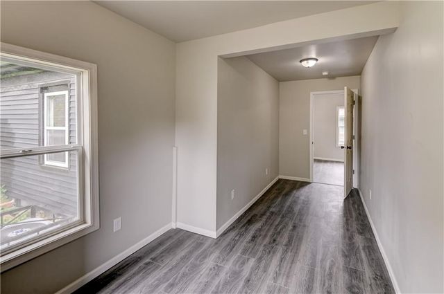 6120 Elmwood Avenue, Kansas City, MO 64130
