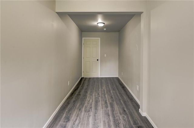 6120 Elmwood Avenue, Kansas City, MO 64130