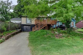 6120 Elmwood Avenue, Kansas City, MO 64130