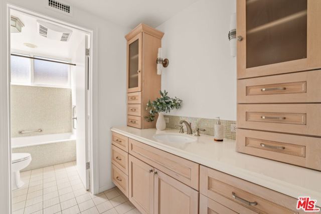 1387 Avenida De Cortez, Pacific Palisades (los Angeles), CA 90272