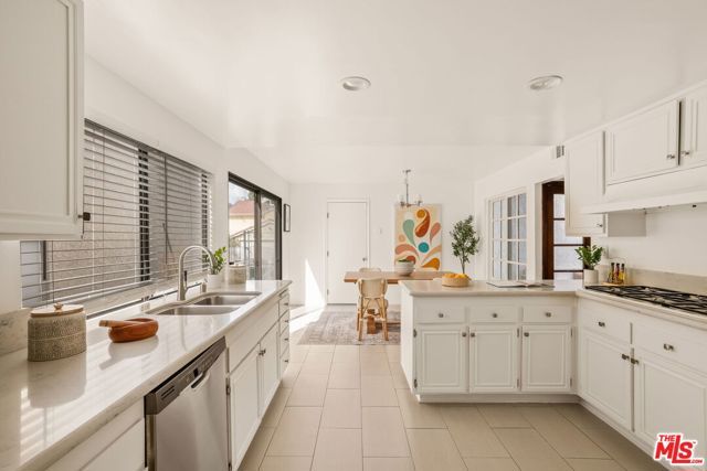 1387 Avenida De Cortez, Pacific Palisades (los Angeles), CA 90272