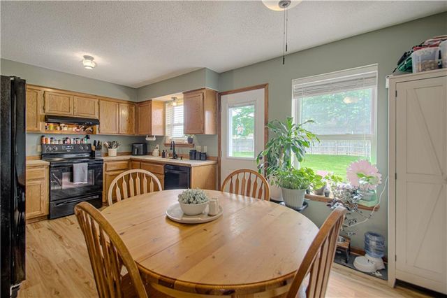 701 N Jesse Street, Kearney, MO 64060