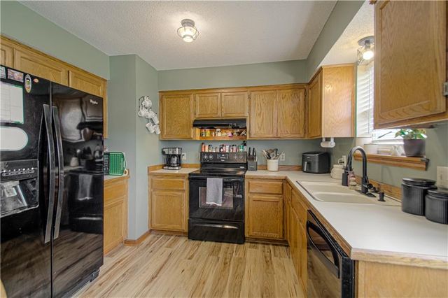 701 N Jesse Street, Kearney, MO 64060