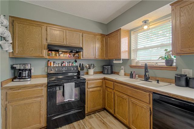 701 N Jesse Street, Kearney, MO 64060