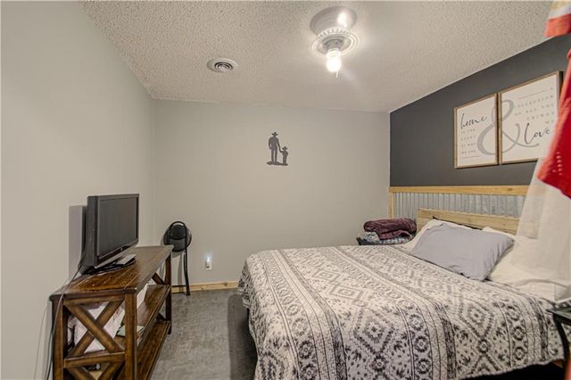 701 N Jesse Street, Kearney, MO 64060