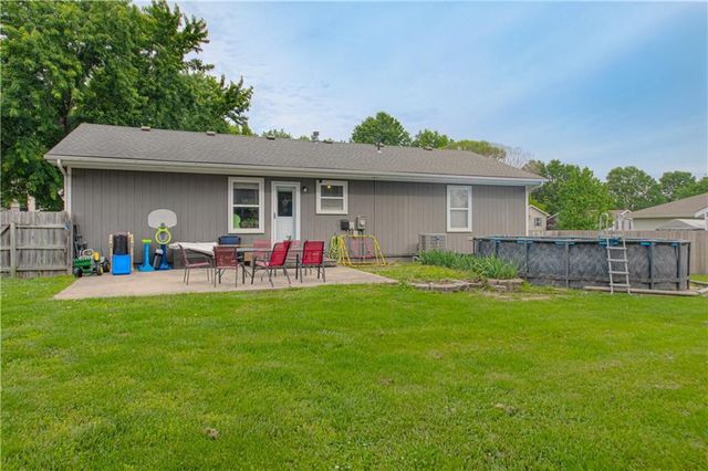 701 N Jesse Street, Kearney, MO 64060