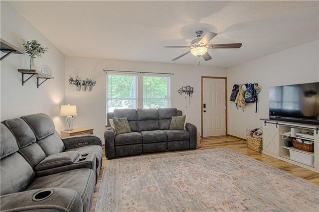701 N Jesse Street, Kearney, MO 64060