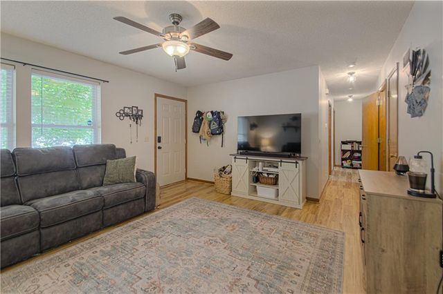701 N Jesse Street, Kearney, MO 64060