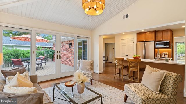 1514 SHENANDOAH RD, Alexandria, VA 22308