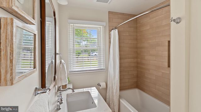 1514 SHENANDOAH RD, Alexandria, VA 22308
