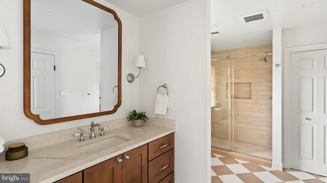 1514 SHENANDOAH RD, Alexandria, VA 22308