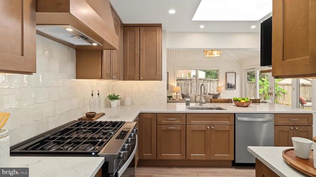 1514 SHENANDOAH RD, Alexandria, VA 22308
