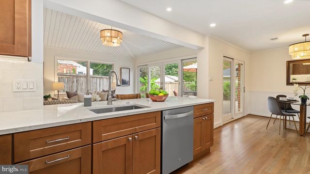 1514 SHENANDOAH RD, Alexandria, VA 22308