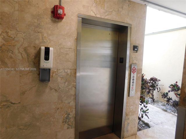 427 Santander Ave 302, Coral Gables, FL 33134