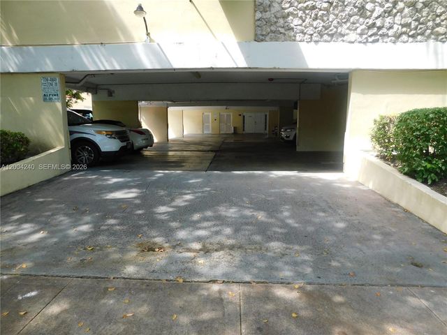 427 Santander Ave 302, Coral Gables, FL 33134