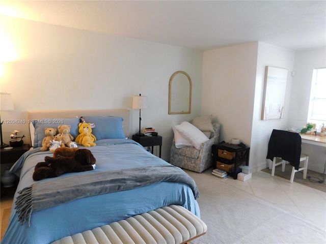 427 Santander Ave 302, Coral Gables, FL 33134