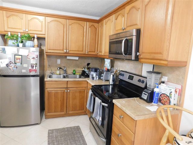 427 Santander Ave 302, Coral Gables, FL 33134