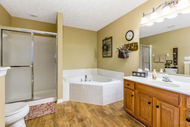 2344 Castle Pines Court, Hamilton, OH 45013