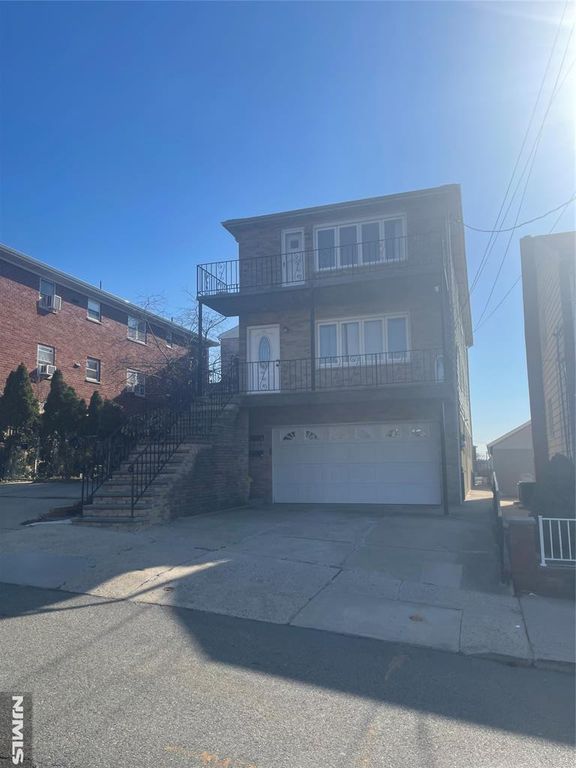370 Henry Street Apt. 2, Fairview, NJ 07022