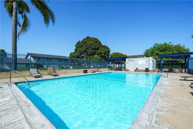16518 Le Grande Lane, Huntington Beach, CA 92649