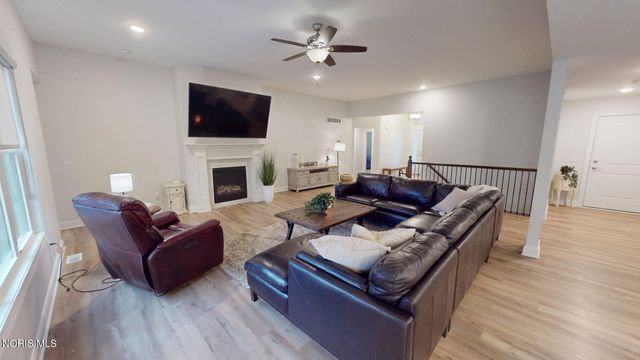 1578 Henline Way, Waterville, OH 43566