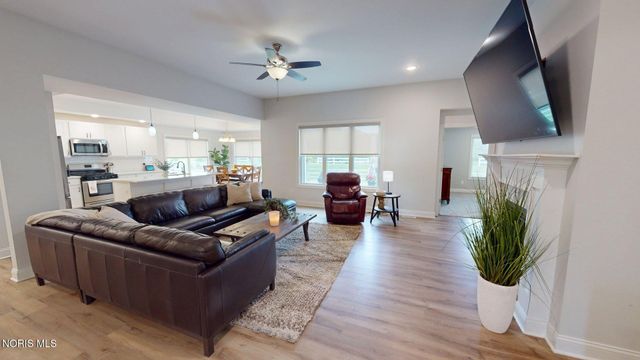 1578 Henline Way, Waterville, OH 43566