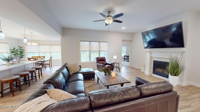 1578 Henline Way, Waterville, OH 43566