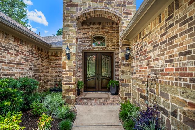 111 Mountain Laurel Drive, Montgomery, TX 77316