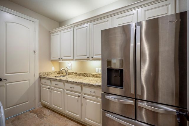 111 Mountain Laurel Drive, Montgomery, TX 77316